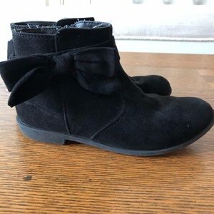 Girls black booties with bows